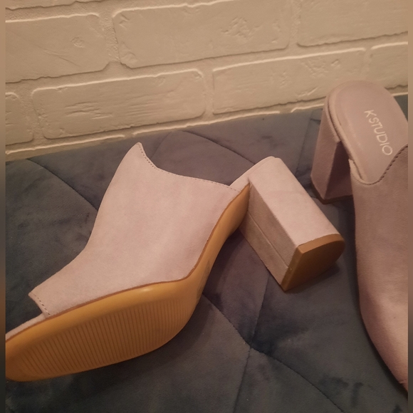 🪻 Lilac Suede Mules / Slip On Open Toe Chunky Heels - Size 7 - Picture 1 of 5